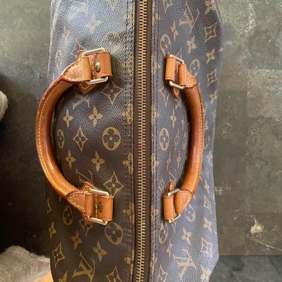 Authentic Louis Vuitton Monogram Speedy 30 - Picture 3 of 14